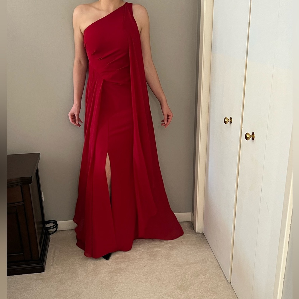 Elegant Red Evening Gown size 4 - Picture 3 of 7